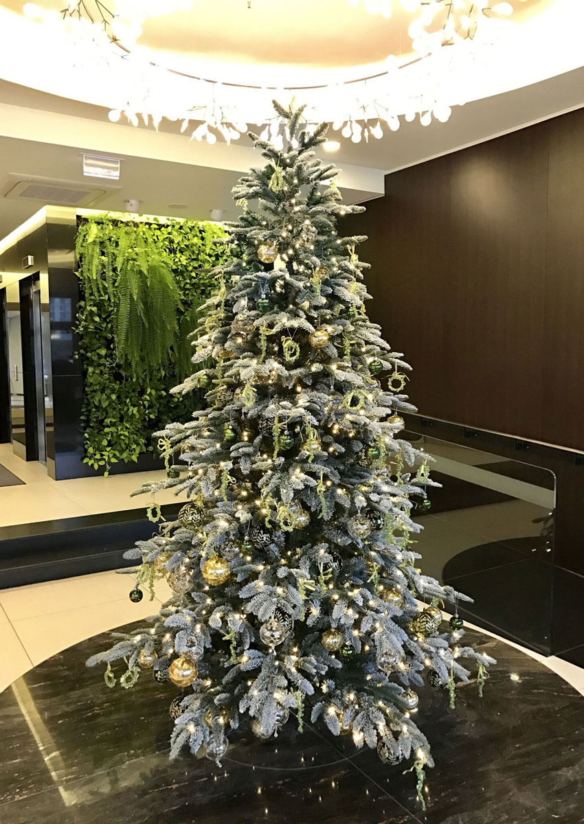 Sapin de Noël décoré à louer
